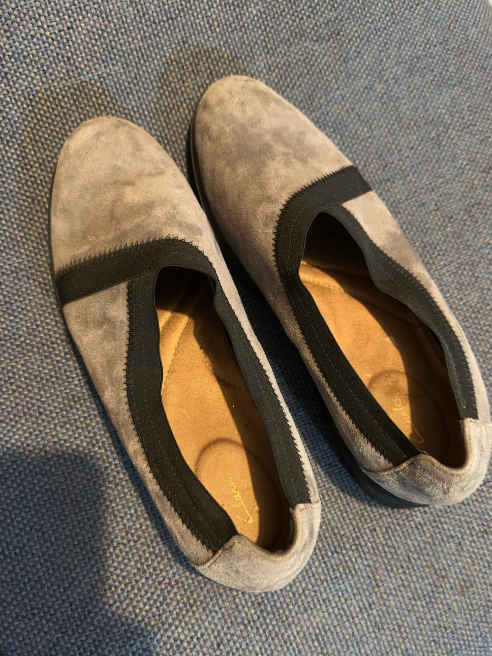 Clark’s Artisan Daelyn Hill Womens Size 9 Grey Suede Wedge Loafer